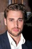 photo Dustin Milligan